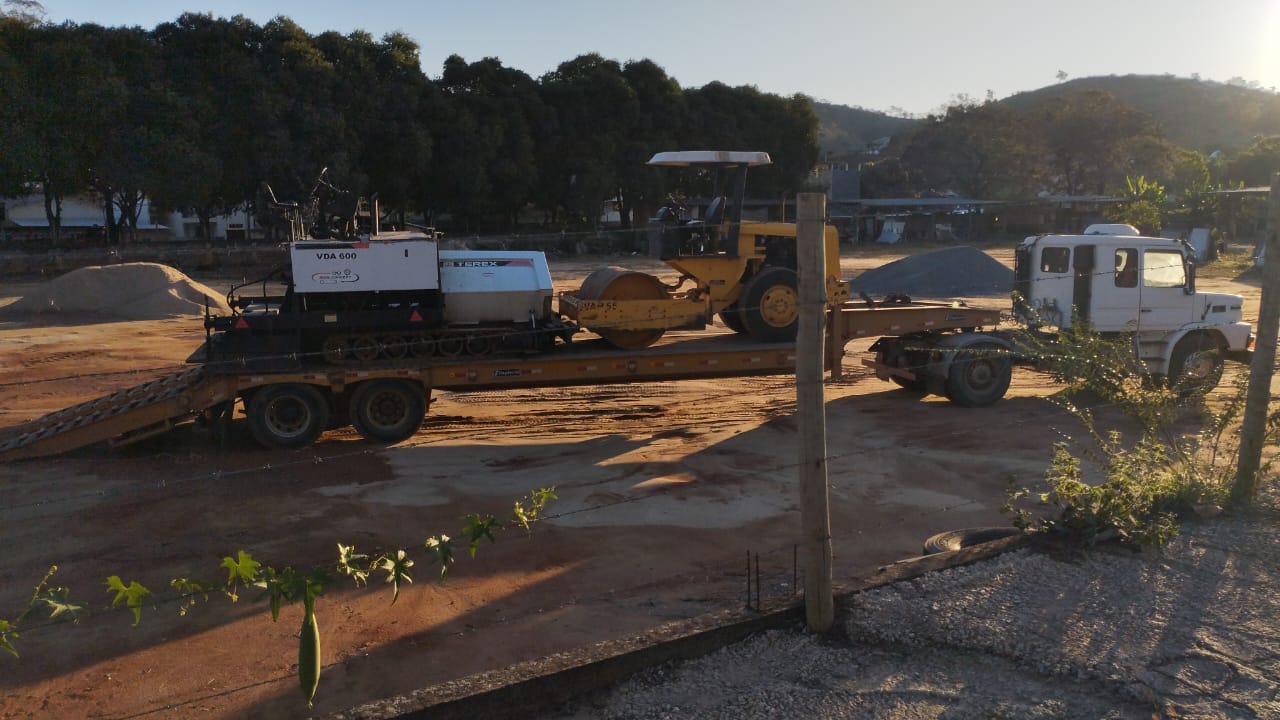 VEREADOR VINÍCIUS BICUDO CONSEGUE ASFALTO PARA RUAS DE APERIBÉ