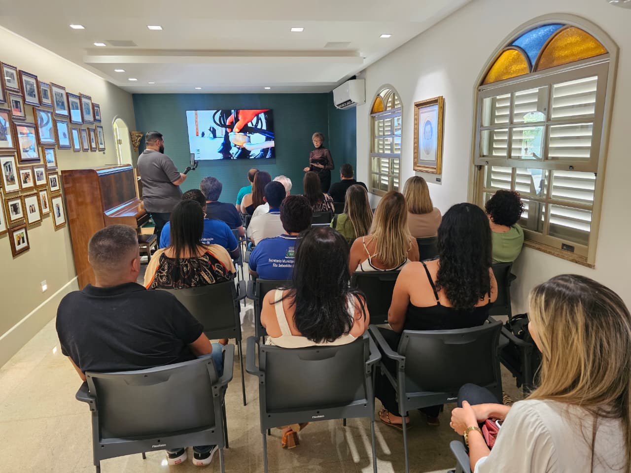 MUSEU CASA DE CULTURA HERMES FERRO RECEBE EDUCADORES E FORTALECE LAÇOS COM A COMUNIDADE ESCOLAR