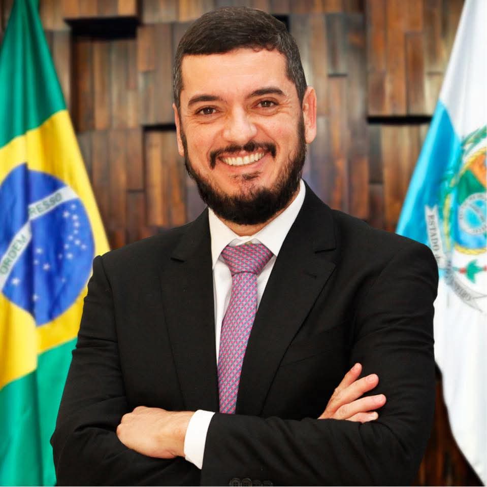 DEPUTADO RODRIGO BACELLAR DESTINA 240 MIL PARA ESCOLAS DE ITAOCARA RJ